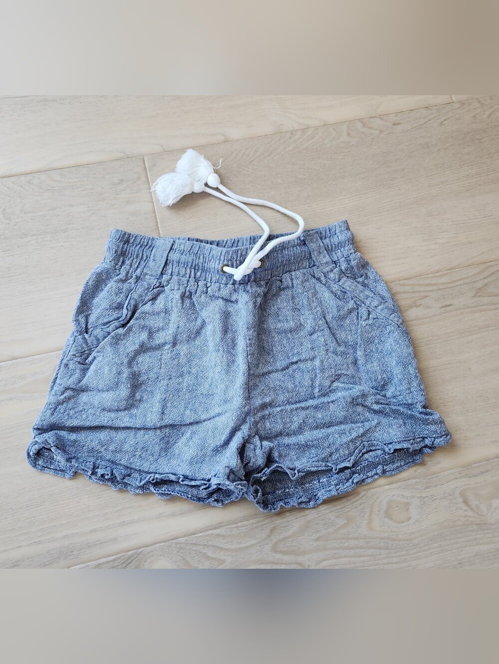 Women's linen shorts